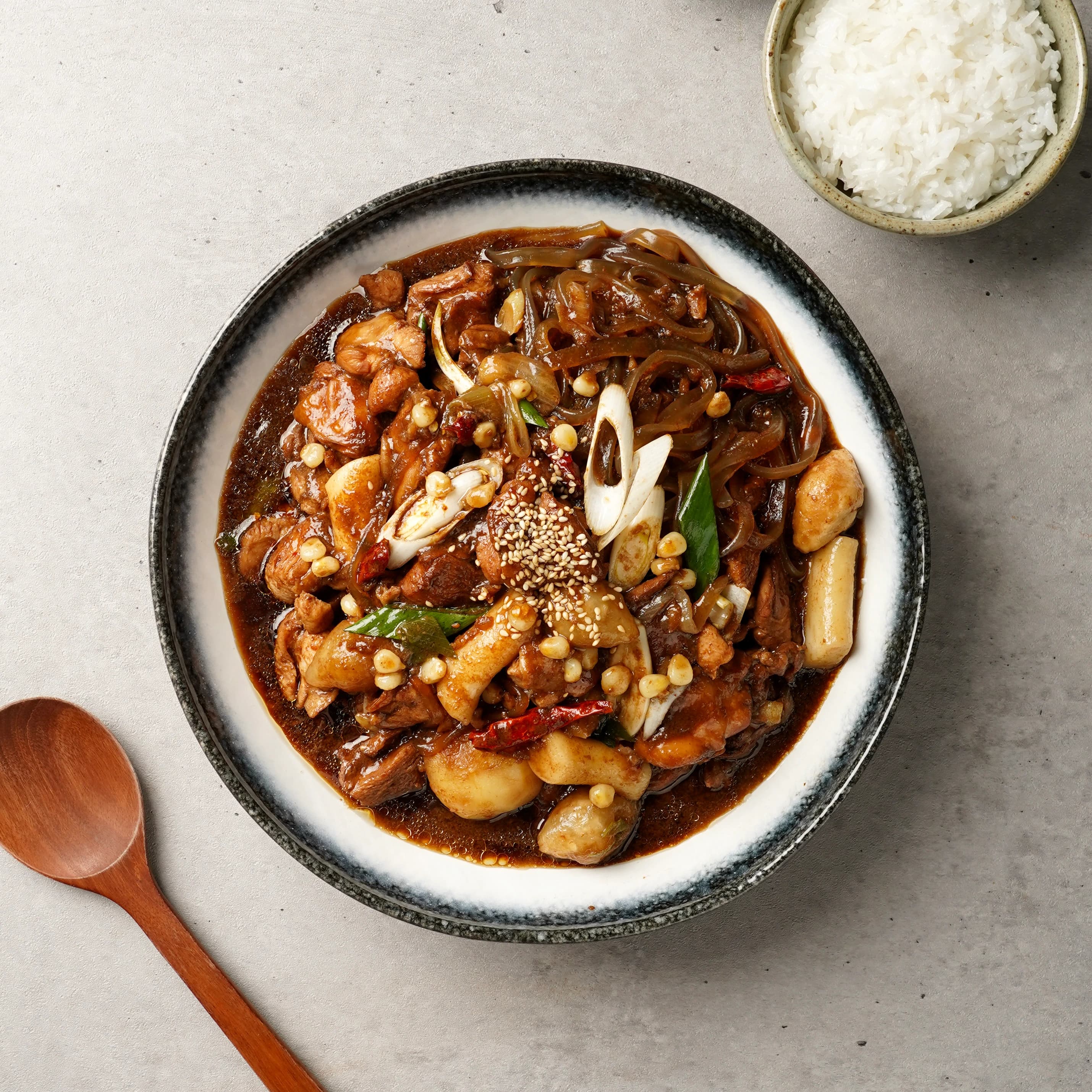 찜닭 650g 외 다양 3개 이상 구매 가능 가격 정보 포함