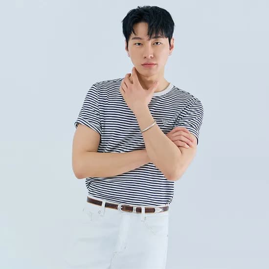 GUESS 레귤러핏 슬럽스트라이프 반팔티셔츠 NQ2KE403, BLK, L