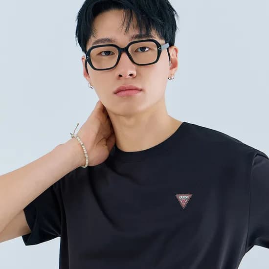 GUESS 세미오버핏 고신축사 와펜 반팔티셔츠 NQ2KE409, BLK, L, 1개