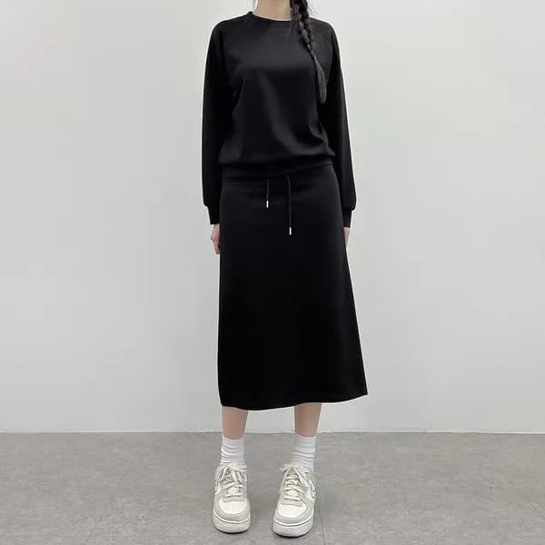 맨투맨 + 밴딩 롱 스커트 세트 블랙 L-XL 1개 17,950원