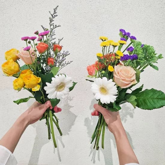 꽃같은하루 제철꽃 랜덤 꽃다발, S, 1+1, 꽃만, 1개