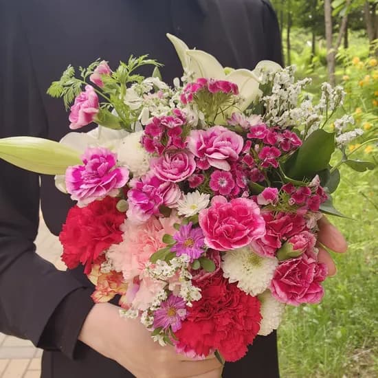 헬로우조이풀 생화 꽃다발 꽃 택배, 계절꽃 랜덤 중형 꽃만, 1개