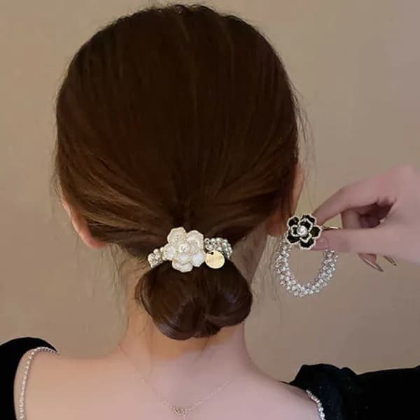 라일리 까멜리아 진주 머리끈 헤어끈 블랙 1개+화이트 1개 1세트 6,900원