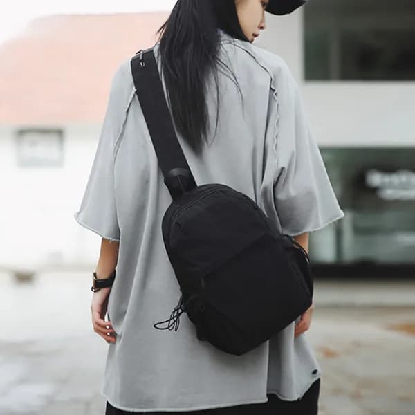 슬링 크로스 숄더 백팩 Q21-WHISB 블랙 20x35cm 1개 19,900원