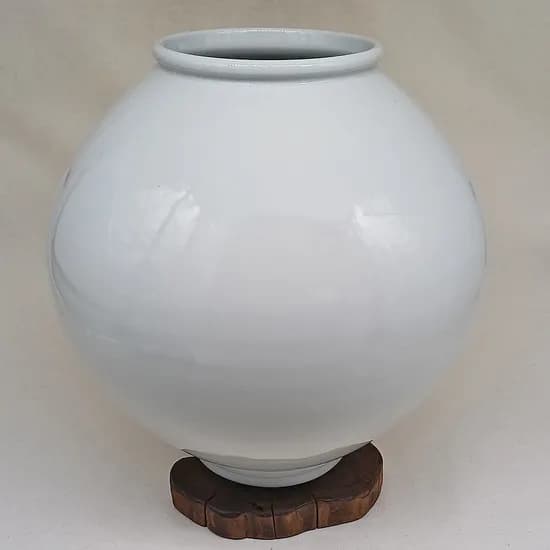 백자 유광 달항아리, 34cm x 34cm, 백자