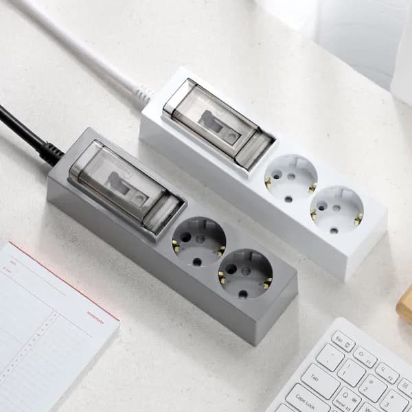 스윗홈 국산 4000W 고용량 배선차단 멀티탭 배선 2구 그레이 1.5m 1개 16,102원