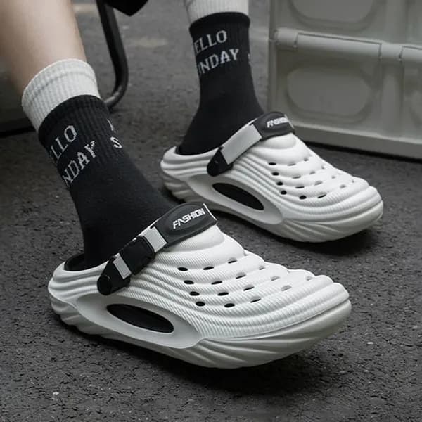 리크 남성 에어볼륨 클로그 크록스 슬리퍼 블랙 265mm 14,950원