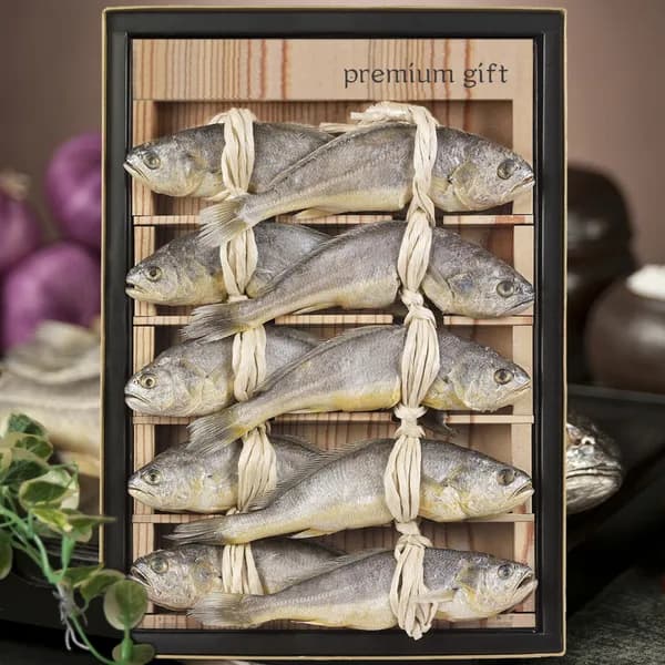 참맛 영광굴비 특대 선물세트 7호 20cm 1.1kg 10마리 1박스 145,900원