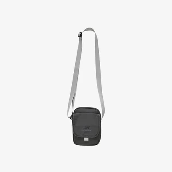 뉴발란스 에센셜 서플 크로스백 NBGCDAE110-15 FREE 1개