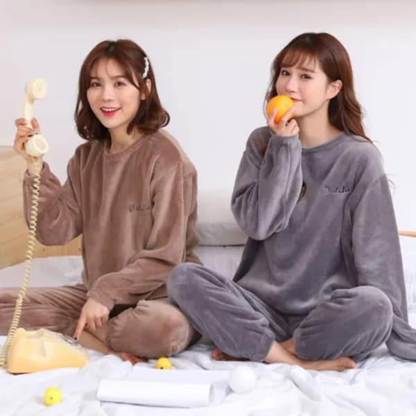극세사 보온 레터링 포인트 파자마 잠옷 세트 연브라운 1개 12,890원