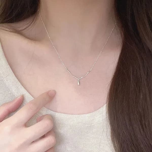 어반네스트 물결 펜던트 목걸이 실버 one size 1개 7,900원
