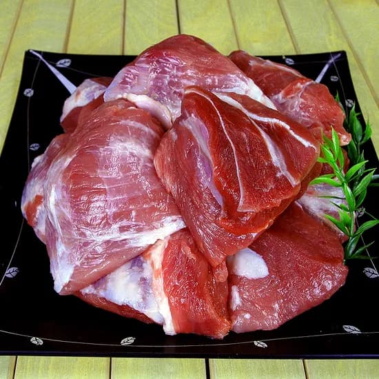 으뜸한돈 국내산 냉장 사태살 수육용 찜용 찌개용 500g 2팩