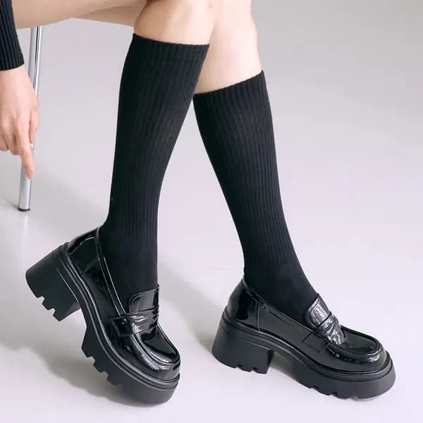 에스유니 여성 하이틴 청키굽 통굽 로퍼 구두 에나멜블랙 240mm 7cm