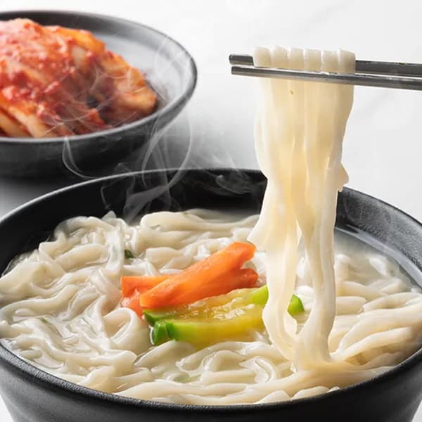 명동칼국수 3인분세트 + 마늘겉절이김치 1kg