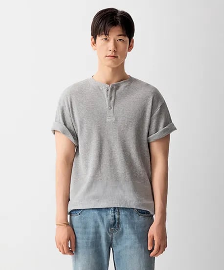 스파오 와플 헨리넥 반팔티 SPRWG25C05 (12,160원/무료 배송)