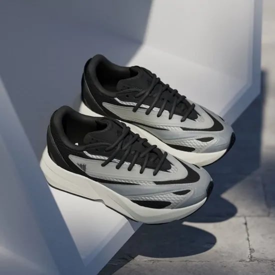 아디다스 라이트블레이즈 JS4255 / 85,660원 (혜택가 79,670원)