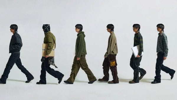 시드 ~90%, it clearly refers to a discount event.    Let's look at the brand: 슬로우 애시드 (Slow Acid).    Result: 슬로우 애시