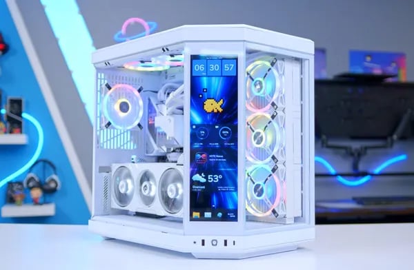 HYTE Y70 Touch Snow White
