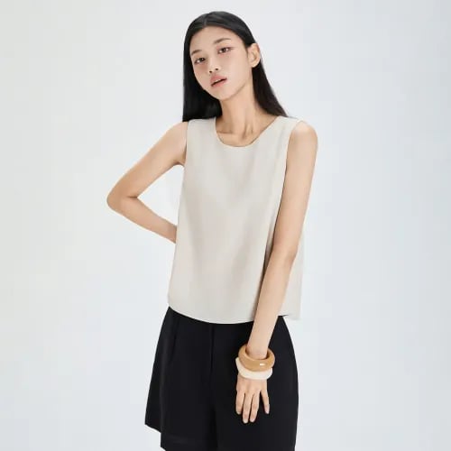 무신사) 미쏘 에센셜 라운드넥 나시블라우스 14,920원
