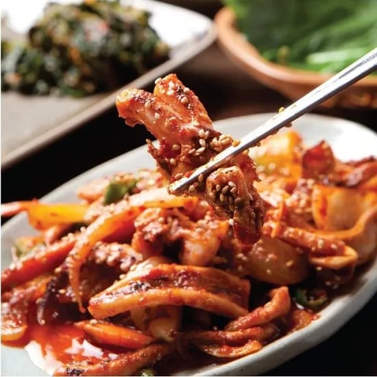 롯데온) 김씨밥 부드러운 오징어볶음 500g 2팩 12,390원