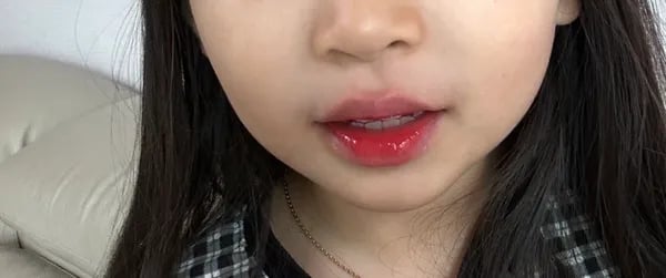 무슨 컬러일까요??