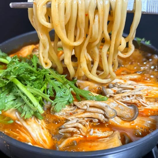 칼칼맛 식당 얼큰 버섯 폭탄 칼국수 4인분
