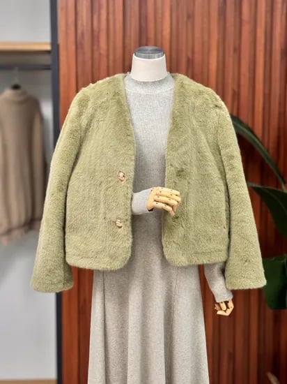 르샵 브이넥 크롭 퍼 재킷 32,490원 무배