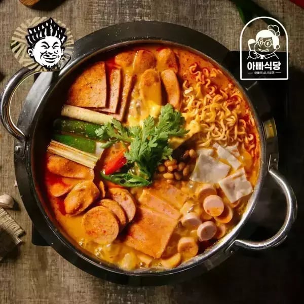 38년 전통 놀부 부대찌개 600g 3팩 14,990원