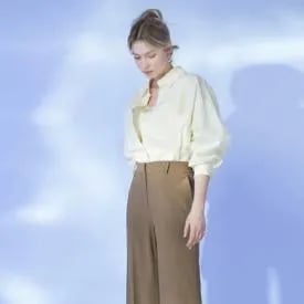 조이너스 로맨틱 버블엠보 블라우스