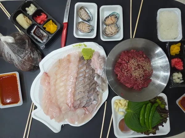 한우 육회 150g 외 다양, 총 12개