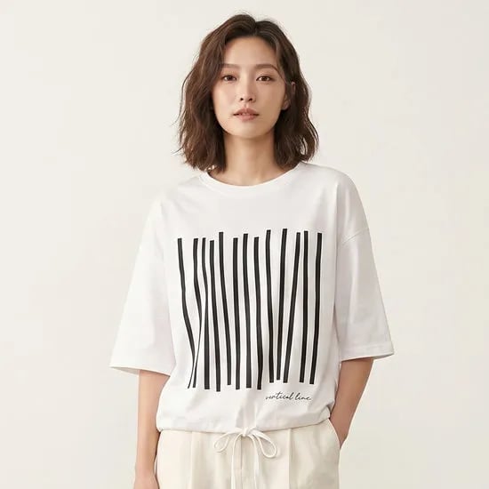 그래픽 라운드 티셔츠