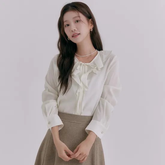 로엠 러플카라 블라우스 RMBLE4TR13