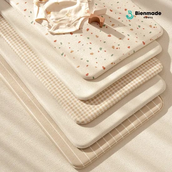 비엔메이드 디어매트 기저귀갈이대 교환대 전용 PVC 쿠션 엠보 방수 매트 출산선물 75 x 44 x1.4