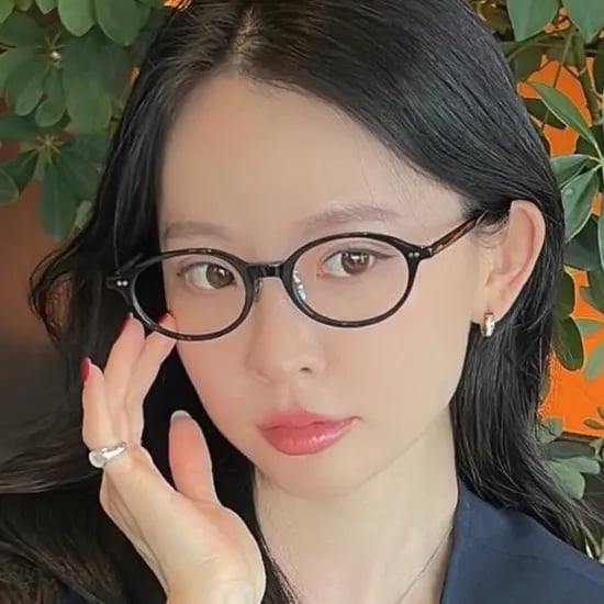 오벌형 안경 긱시크 캣아이 뿔테 여자 패션 프레임픽 플루토 C1 블랙