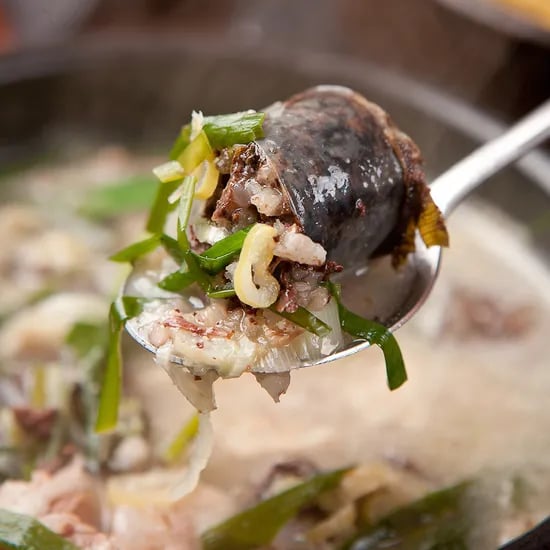 극소수 순대 국밥 (돼지 포함) 1팩 고기 간편 캠핑 순댓국 순대국 냉동 택배 레토르트