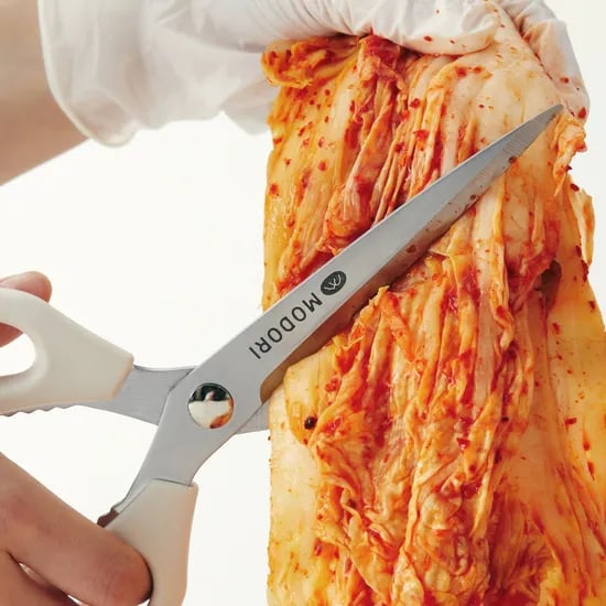 밀림 없이 썰리는 미세 톱날 구조 깔끔 한식 주방 가위