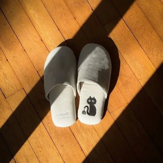 WWFXSAY TOUCHE 룸슈즈 장줄리앙 Jean Jullien