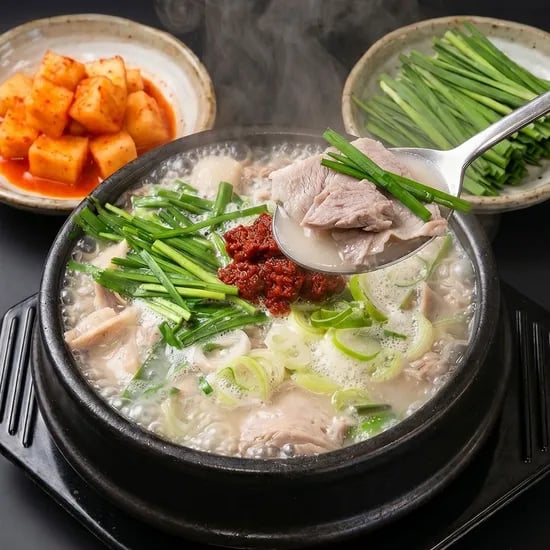 옥구촌 한돈 돼지국밥 600g 3팩+다대기30g 부드러운 고기가 듬뿍