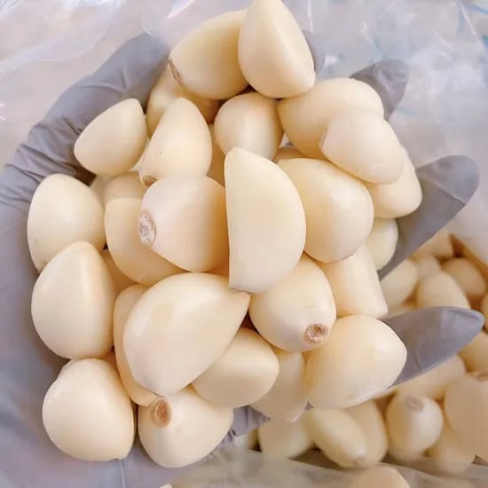 무안 황토밭25년 건강한 깐마늘 1kg 대 (8920원/무배)