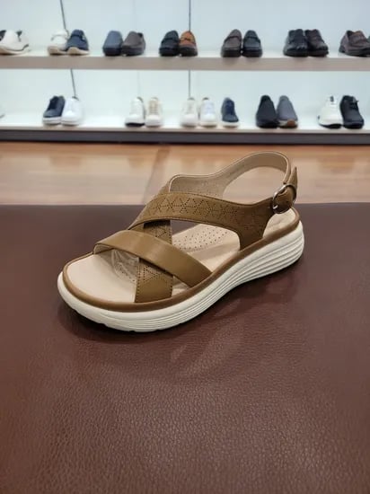엘칸토 여성 4CM 컴포트 여름샌들 (78,240원/무료)