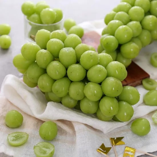 품질보장 샤인머스켓 1kg~2kg (21,370원/무료배송)