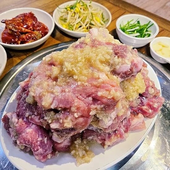 두꺼비숯불생갈비 마늘 양념돼지갈비 600g