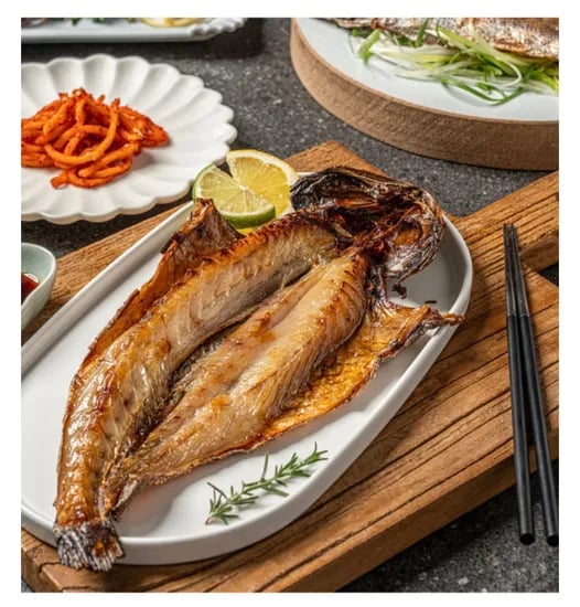 반건조 민어 5마리 (31cm 내외) 1.4kg 해풍에 말린(21.660/무배)