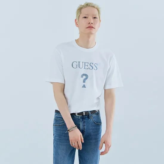 게스 세미오버핏 삼각그래픽 반팔티셔츠 NQ2KE407, BLK, L, 1개