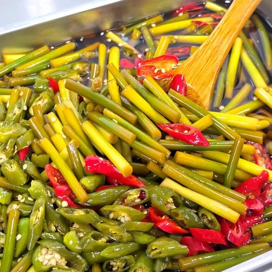 기절반찬 수제 간장 마늘쫑장아찌, 1kg, 1개
